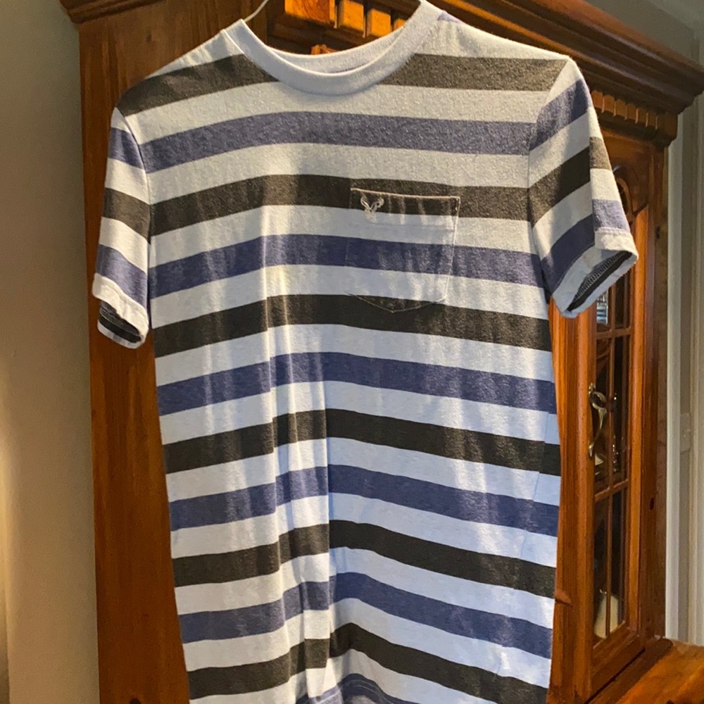 American Eagle Men’s Small Tee
